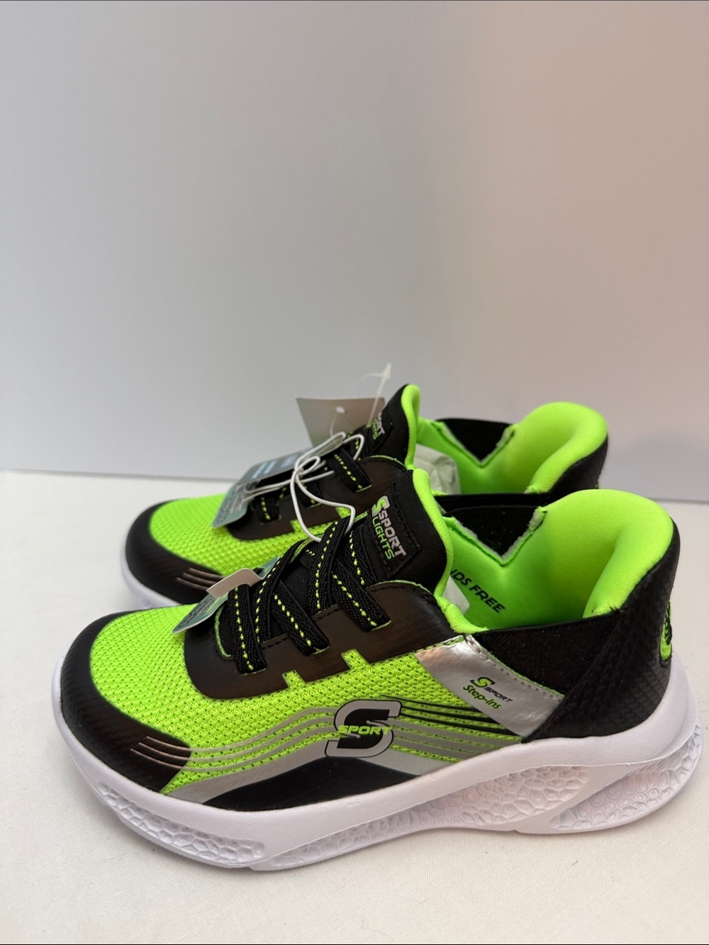 Skechers Kids Athletic Sneakers size 11 Step In- Light Up